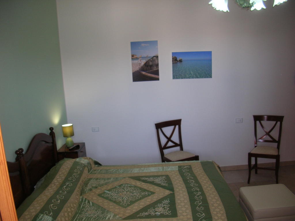 Bed and Breakfast Casina Dei Nonni Carpignano Salentino Zimmer foto