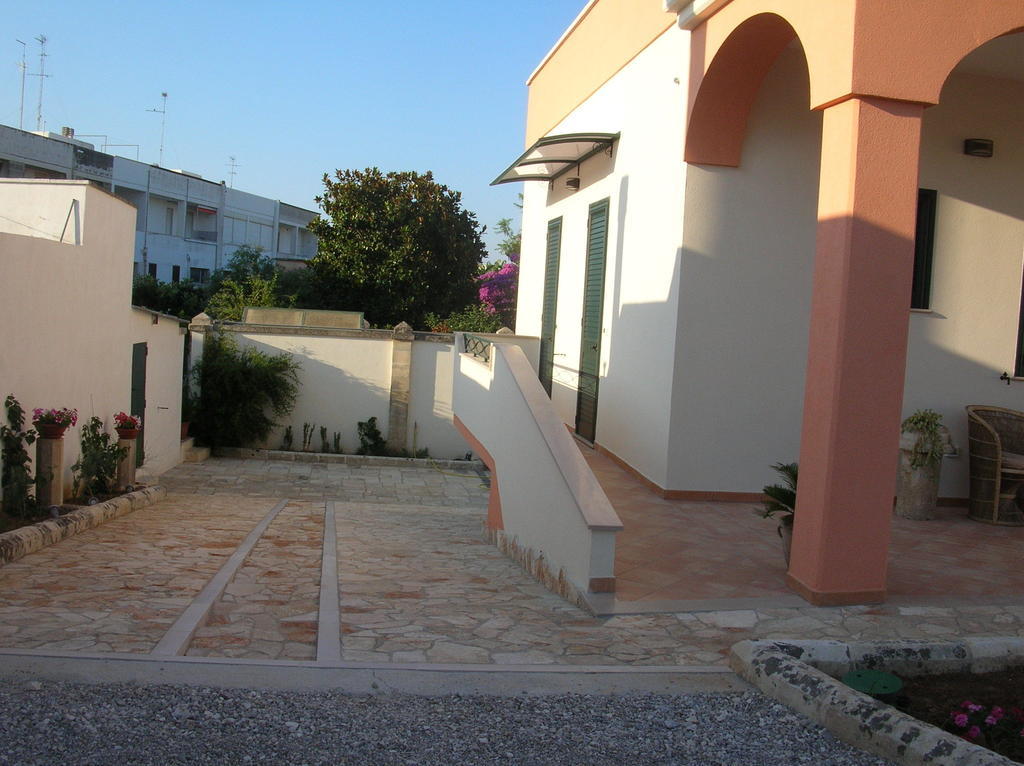 Bed and Breakfast Casina Dei Nonni Carpignano Salentino Exterior foto