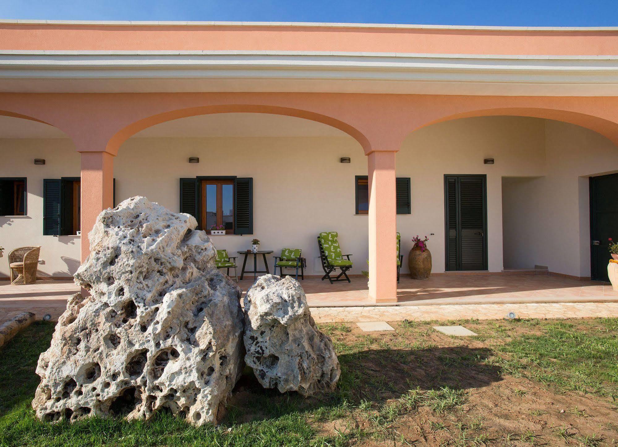 Bed and Breakfast Casina Dei Nonni Carpignano Salentino Exterior foto