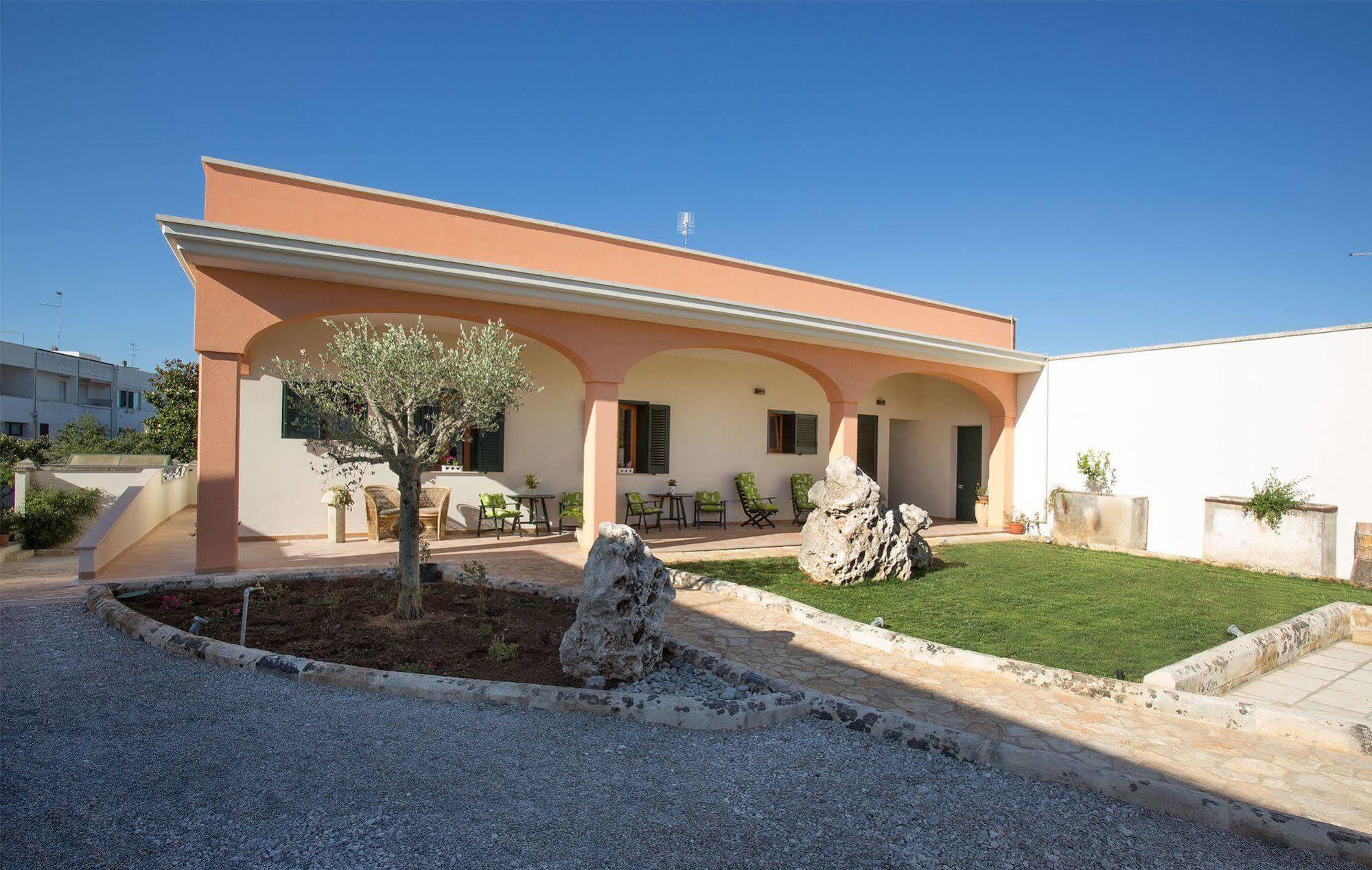 Bed and Breakfast Casina Dei Nonni Carpignano Salentino Exterior foto