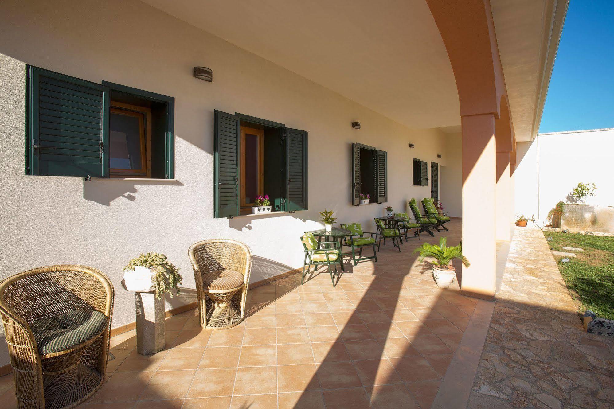 Bed and Breakfast Casina Dei Nonni Carpignano Salentino Exterior foto